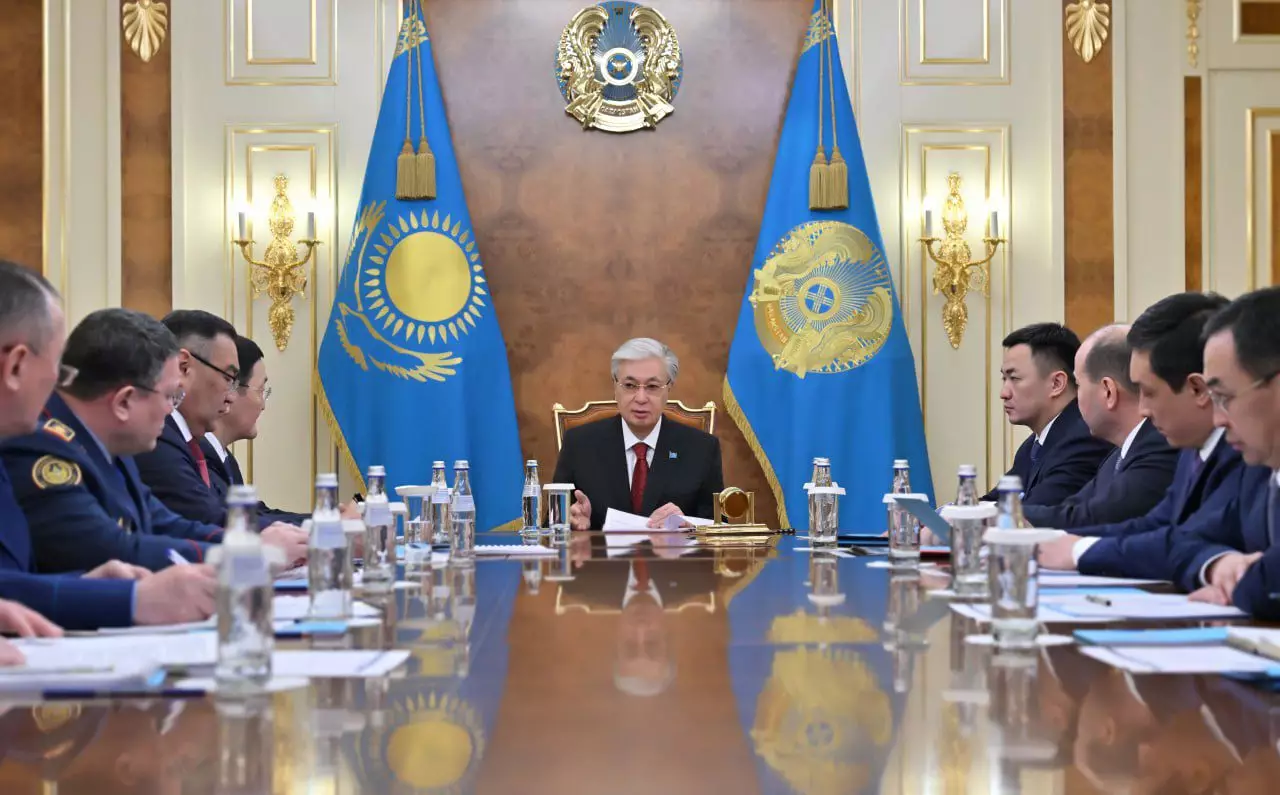 Президент провел совещание по вопросам воинской дисциплины и правопорядка