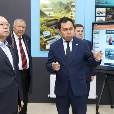 Заместитель акима города Алматы Абзал Нукенов ознакомился с научным потенциалом КазНУ