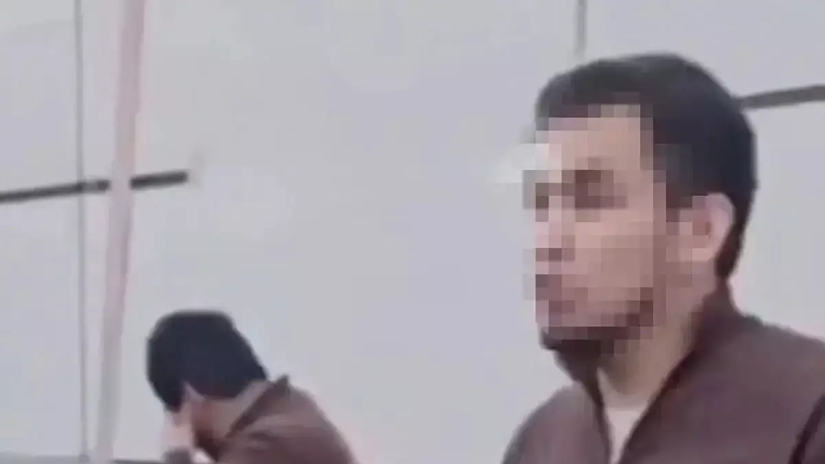 Алматыда бір топ ер адам тапа-тал түсте қызды ұрлап кетпекші болды (ВИДЕО)