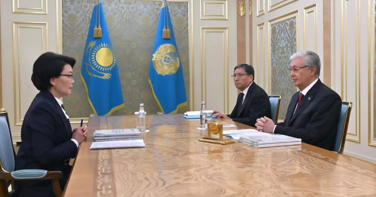  Мемлекет басшысы Еңбек және халықты әлеуметтік қорғау министрін қабылдады 