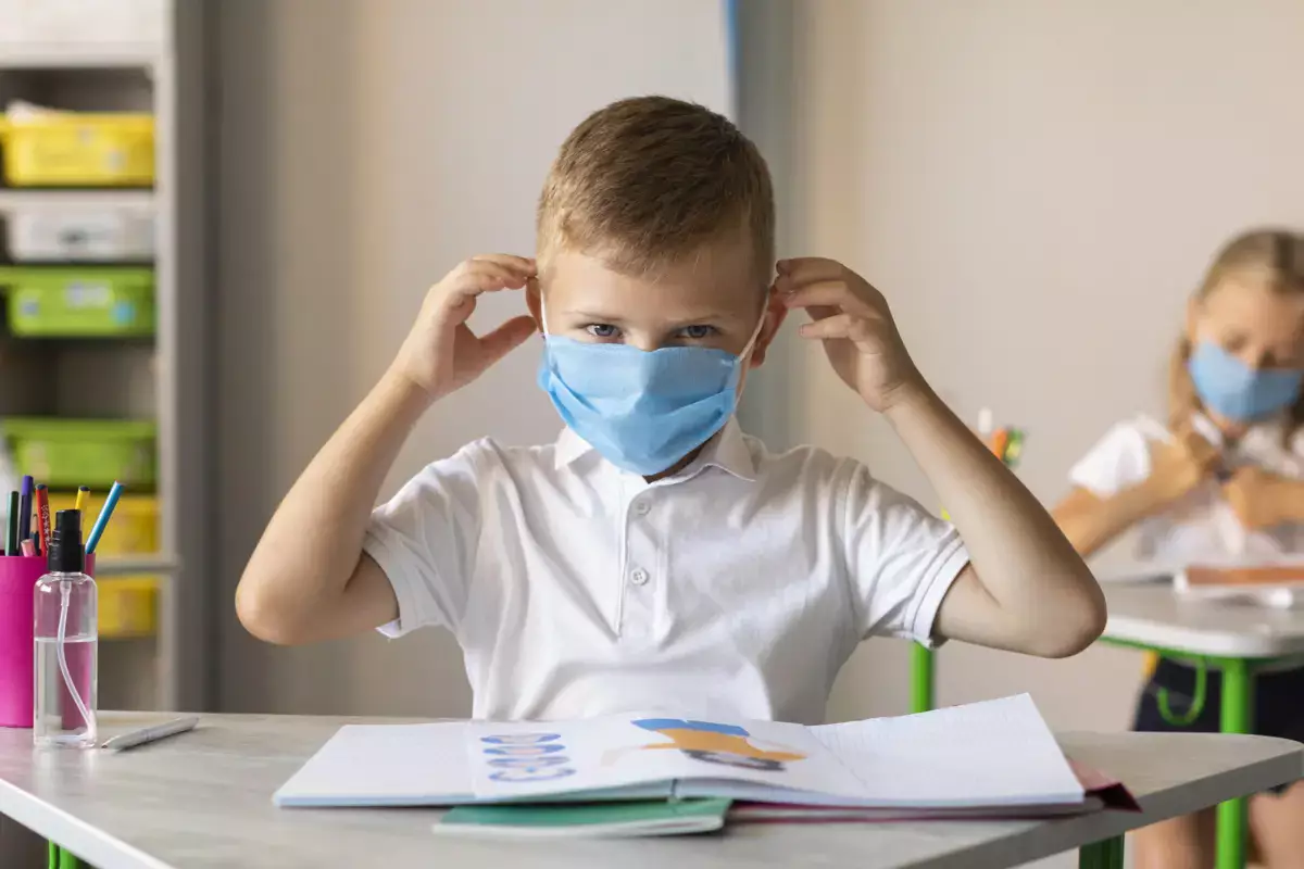 Из-за всплеска заболеваемости один класс в Актау учится дистанционно - новости на Lada.kz 03.12.2025