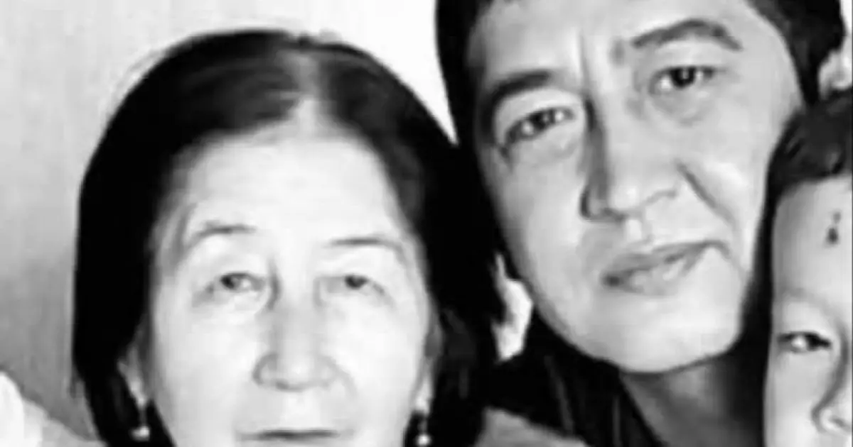  `Алла алдынан жарылқасын`: Мұхтар Ниязов ақын Ринат Зайытқа басу айтты 