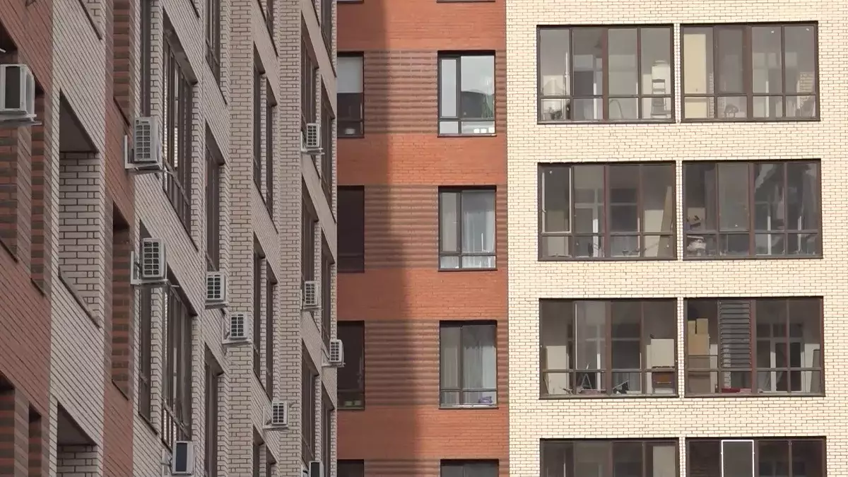 Астанада биіктен секірмек болған бойжеткен құтқарылды