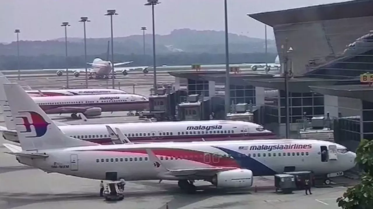 Малайзия возобновит поиск пропавшего рейса