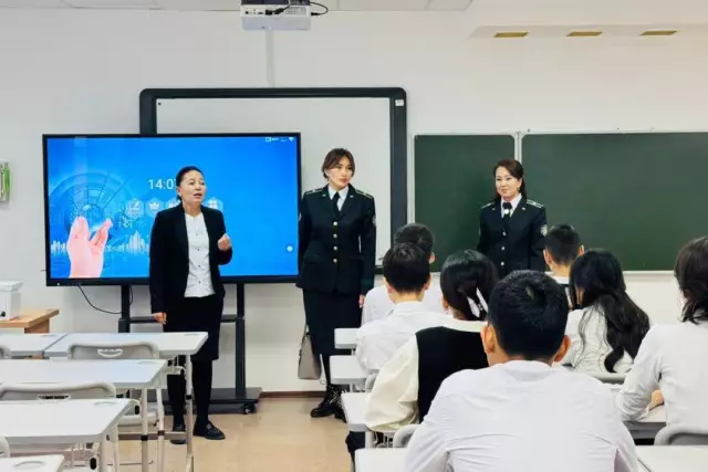 Астана оқушылары қаржылық алаяқтықпен күресуді үйренуде