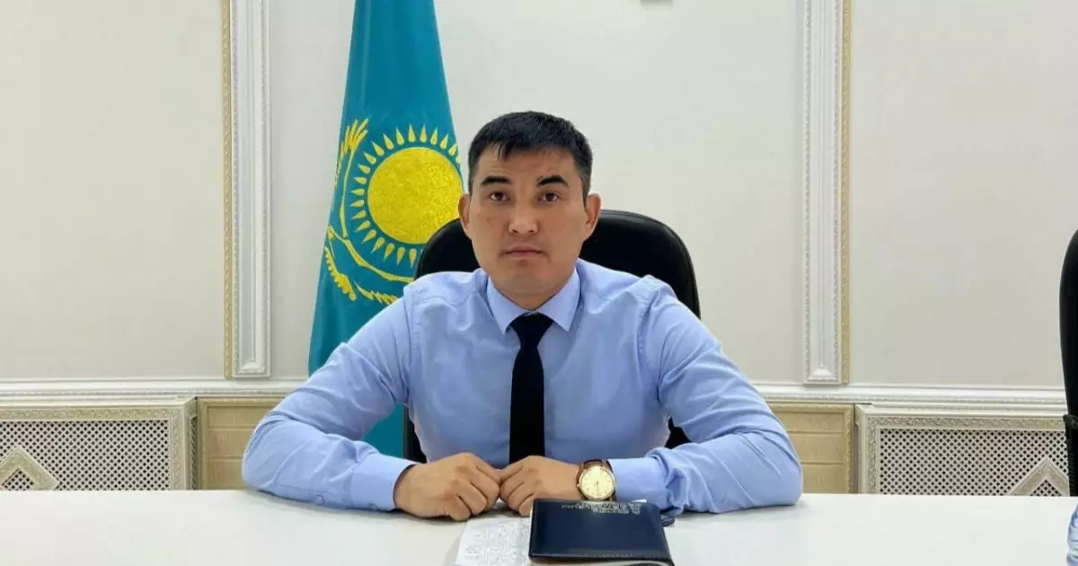   Көңілдесін соққыға жыққан әкім қызметінен босады   