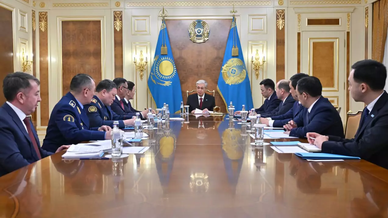 “Әскердегі құқық бұзушылықтар. Қарулы күштердегі тәртіп.” - Тоқаев әскери және құқықтық тәртіп мәселелері бойынша кеңес өткізді