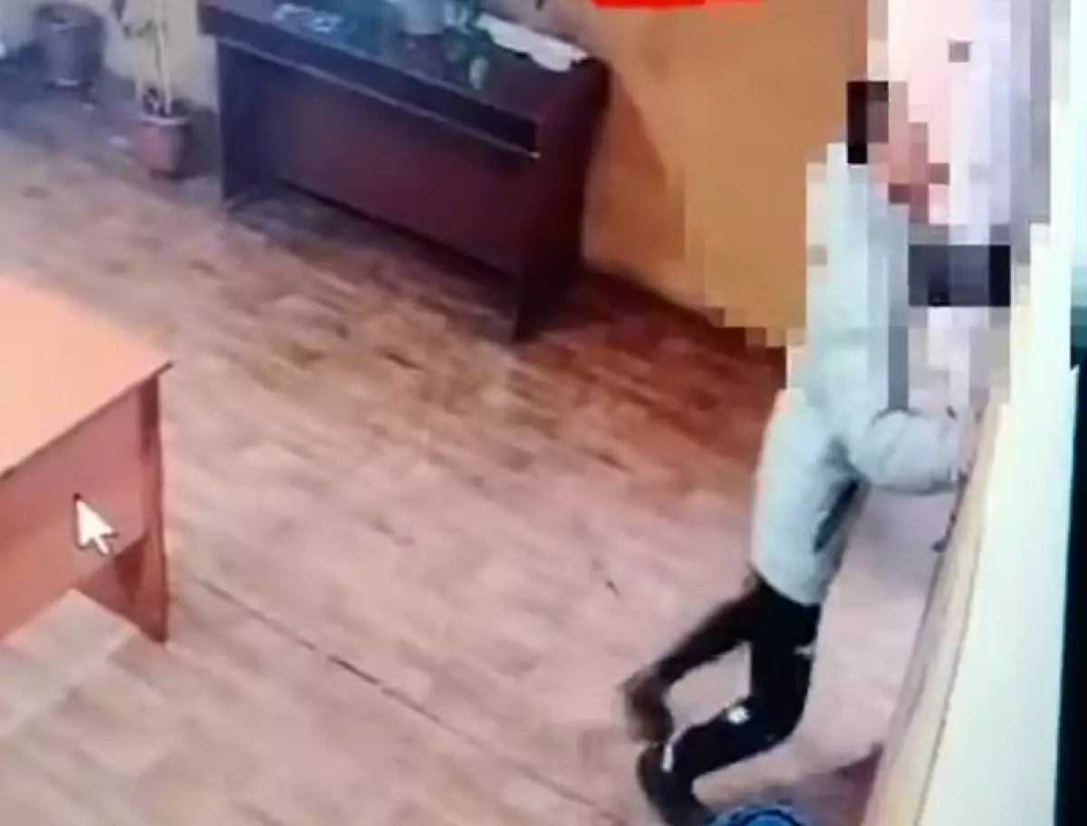 Мужчина бился лицом о стену в полиции Петропавловска (ВИДЕО)