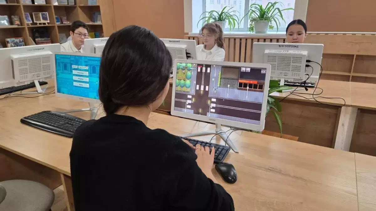 «Заң және тәртіп»: елордалық оқушылар арасында «Qarzhy Saqshysy» ойыны өтіп жатыр