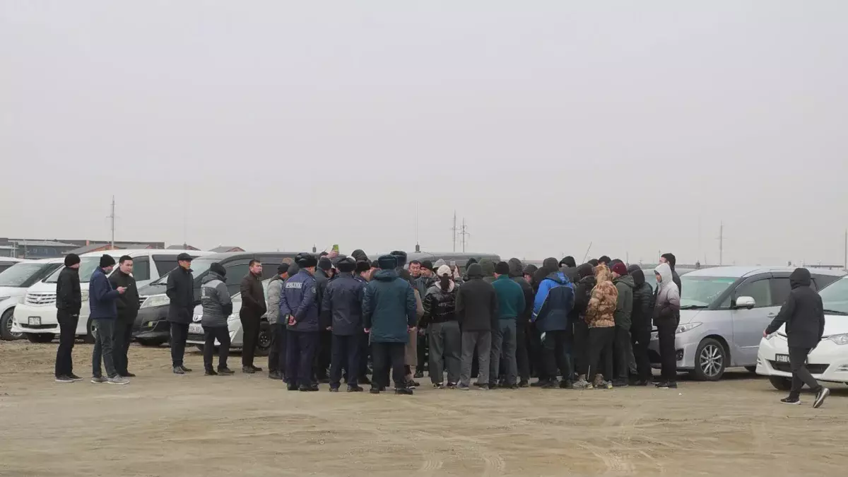 Шетелдік көліктерді тізгіндеген жүргізушілер жолда кедергі жасамауды сұрайды