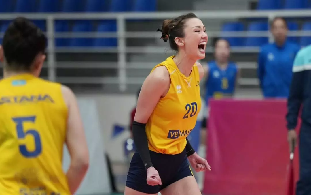 «Сары түс мені үнемі қуып жүргендей»: Сәбина Алтынбекова жанкүйерлерін мәз қылды