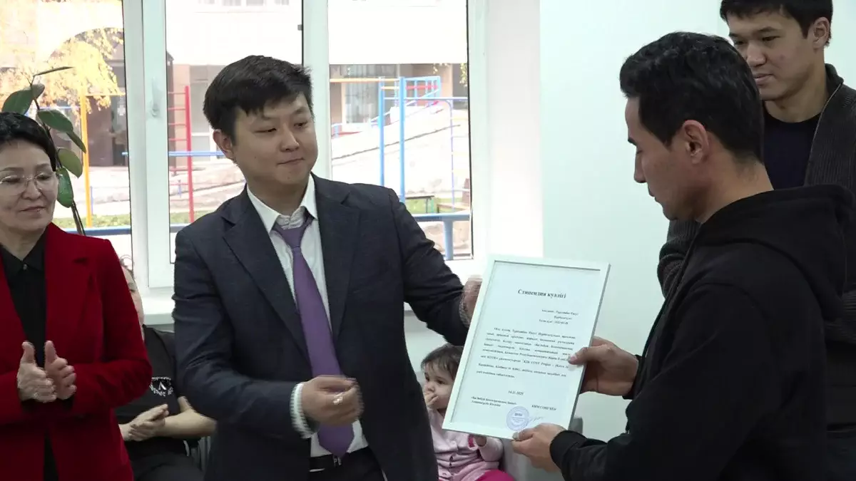 Мүгедектігі бар адамдар күні: Алматыда 35 балаға ақшалай сертификат табысталды