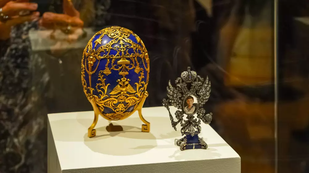 Мужчину обвинили в краже: он проглотил яйцо Фаберже