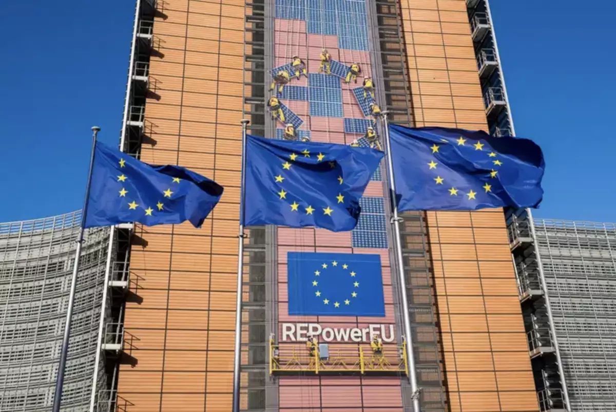 ЕС планирует включить Россию в финансовый черный список — Politico