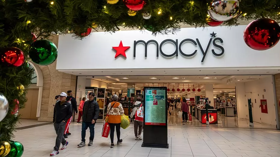 Оборот Macy’s демонстрирует признаки восстановления, достигнув максимального уровня продаж за более чем три года.