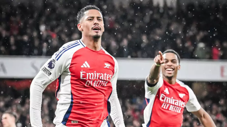 "Арсенал" одержал победу в матче Премьер лиги (ВИДЕО)