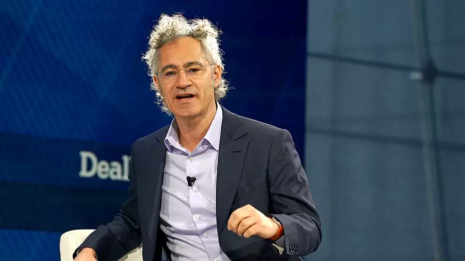 Генеральный директор Palantir заявляет, что «бедные люди» — «единственные, кто расплачивается за ошибки в этой культуре».