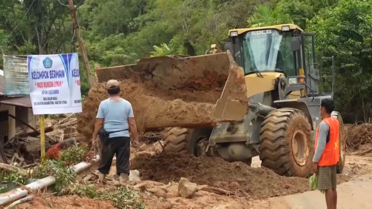 Индонезияда су тасқыны 700-ден астам адамның өмірін қиды