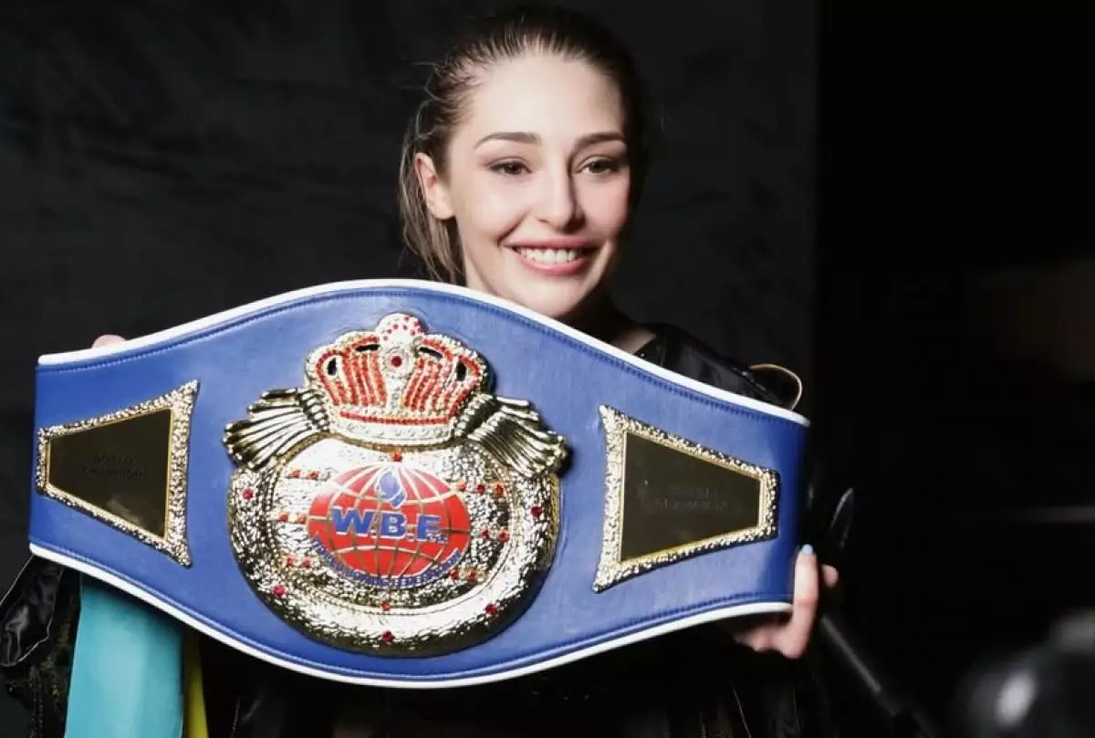 Ангелина Лукас одержала сенсационную победу