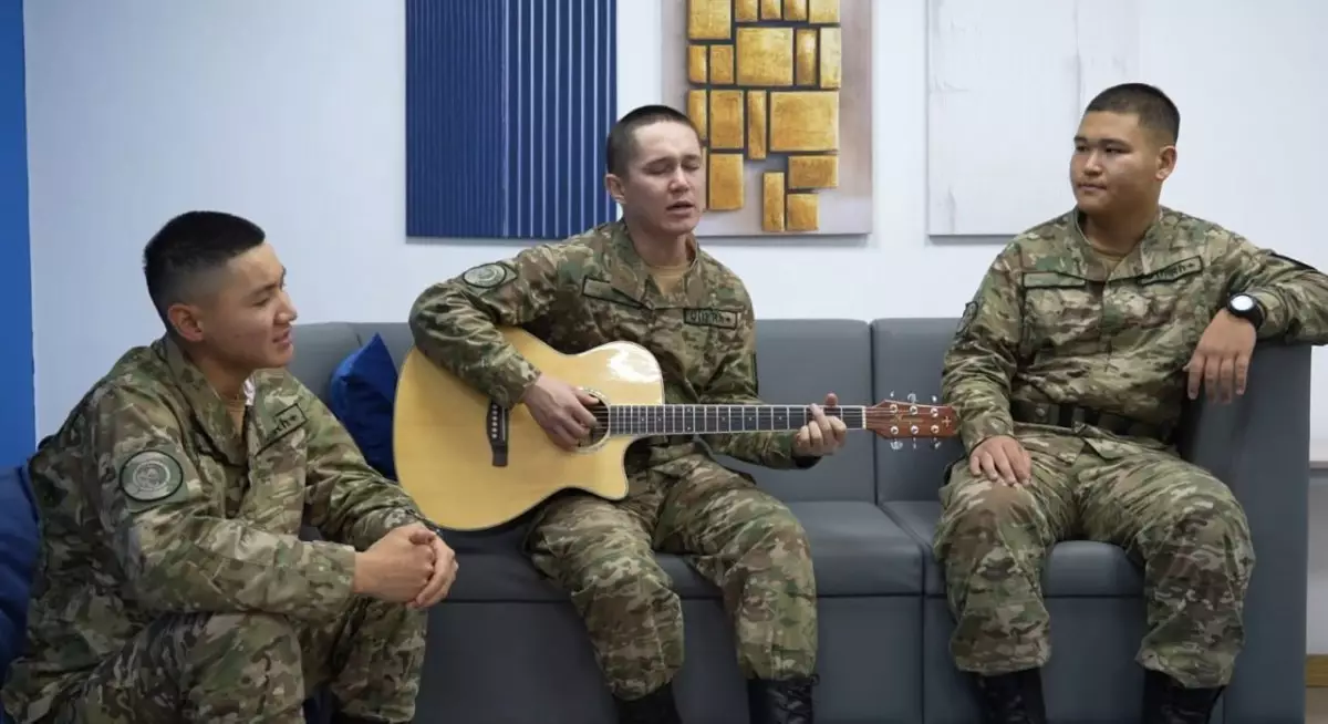 Певец сменил сцену на службу в армии в Кокшетау