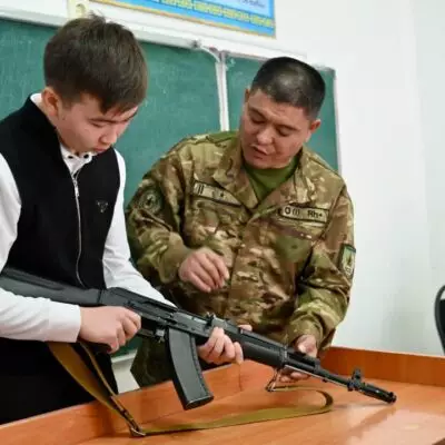 В Казахстане обновлены правила НВП: армия усиливает подготовку допризывников