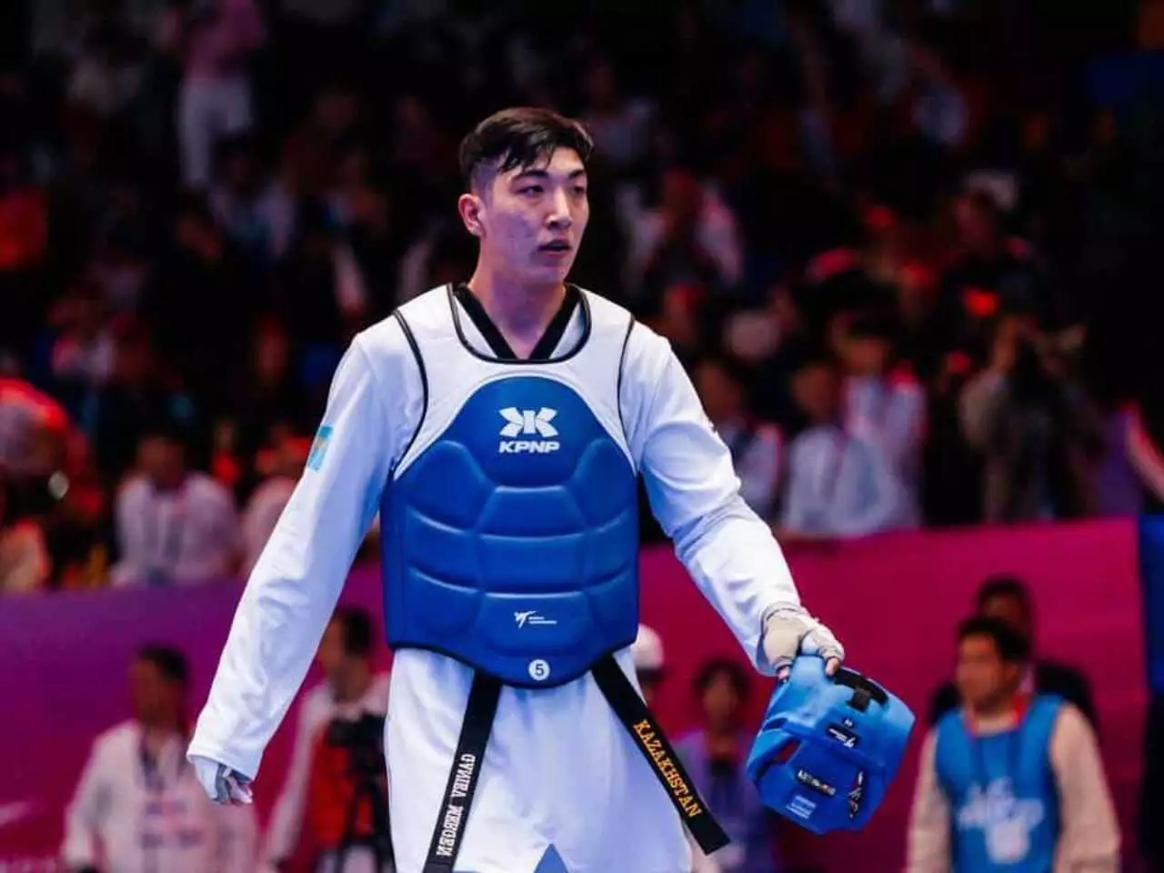 Токаев поздравил чемпиона мира по таеквондо