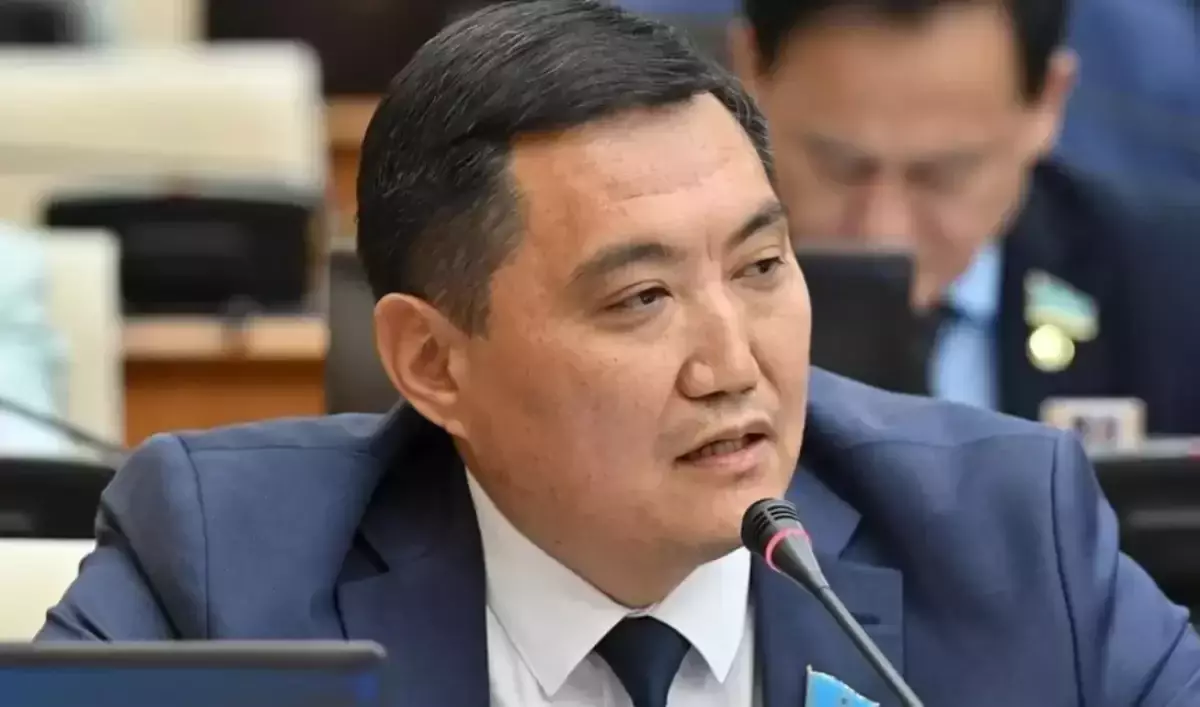 «Возьму за горло!» - депутат Базарбек взорвал мажилис резкой критикой правительства