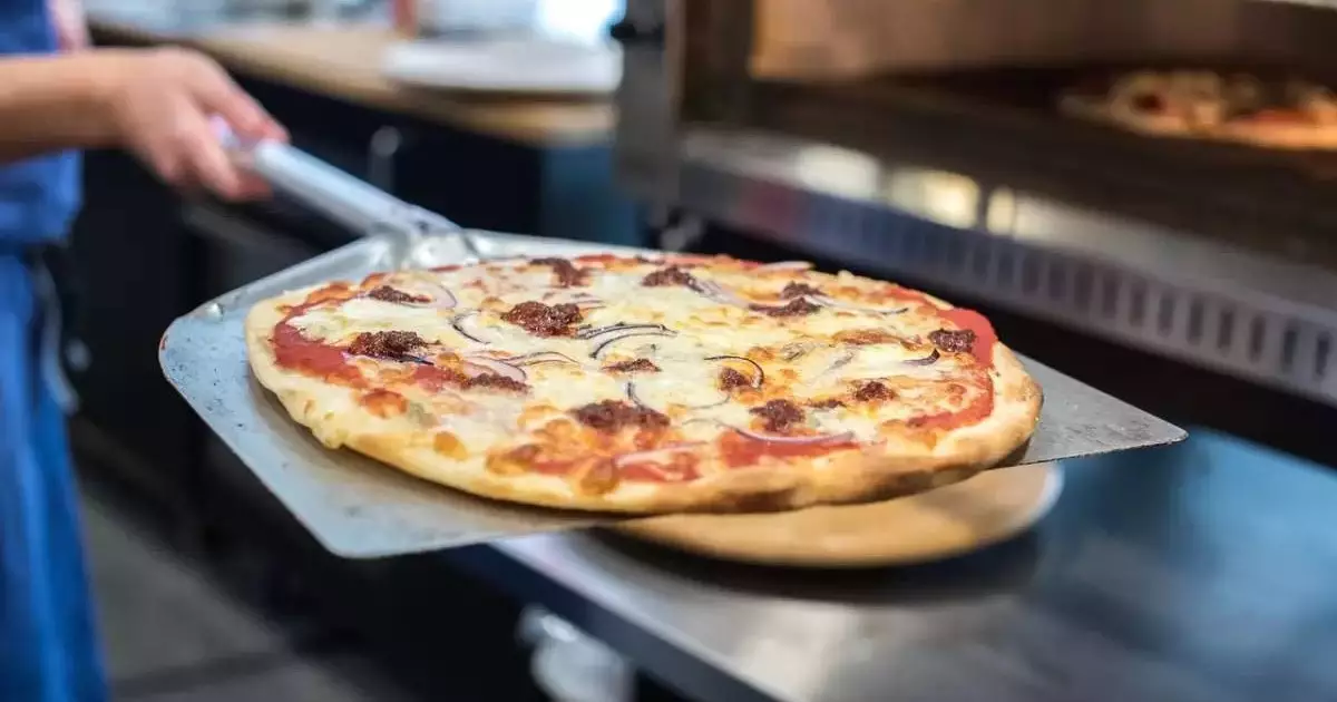  Пенсионные казахстанцев вложили в малоизвестную для них пиццерию в США 