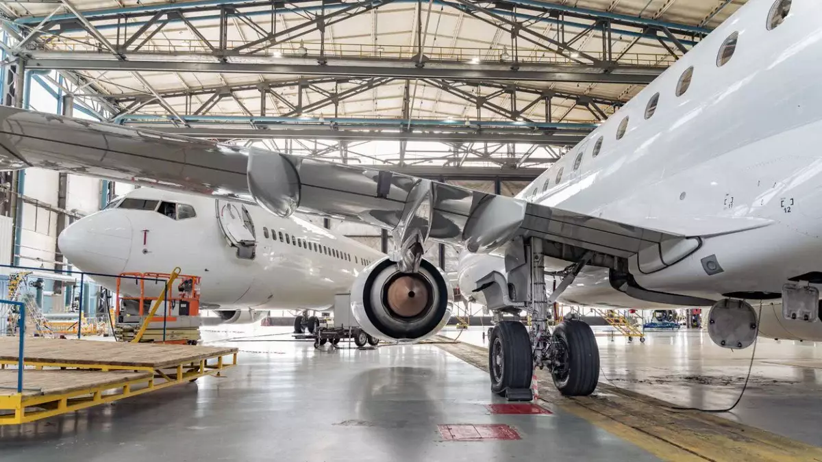 Ақтөбеде авиазауыттың экс-басшысы 110 млн теңге жымқырды деген күдікке ілінді