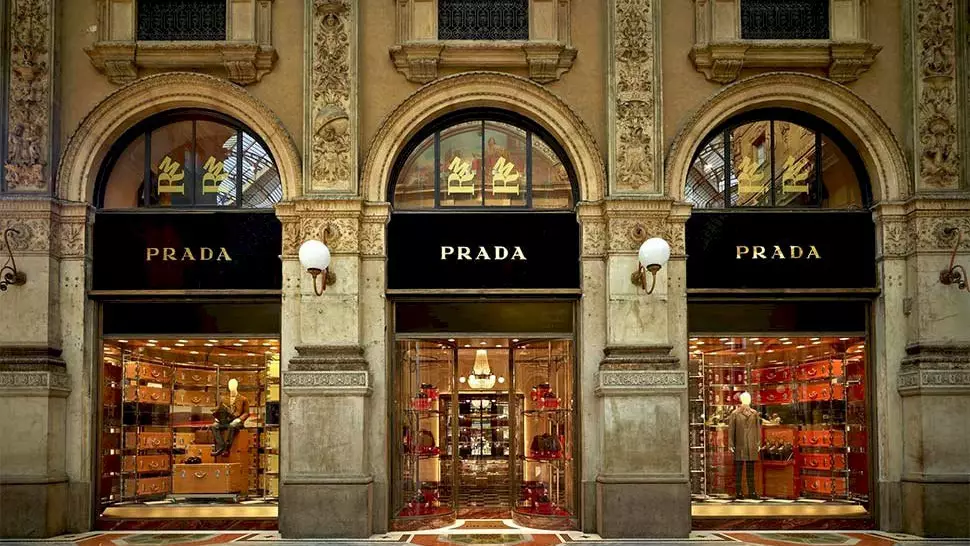 Prada Versace бренді 1,4 млрд долларға сатылды