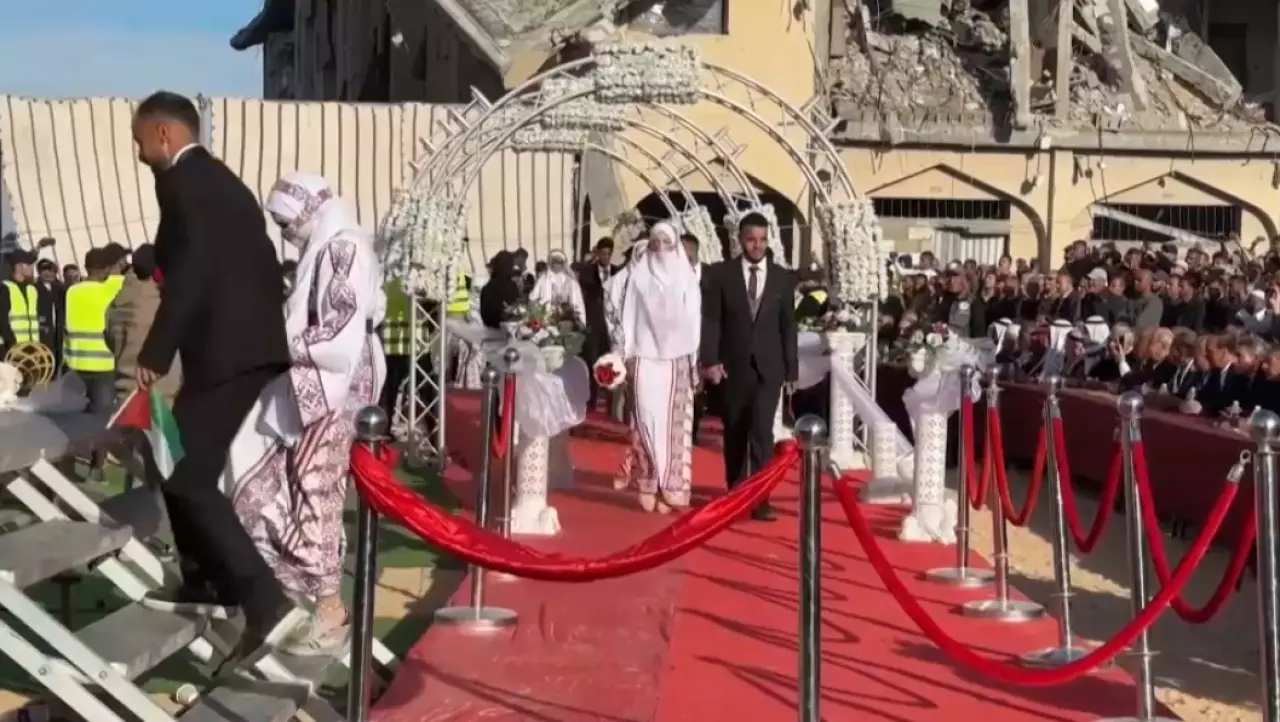 В секторе Газа прошла массовая свадьба