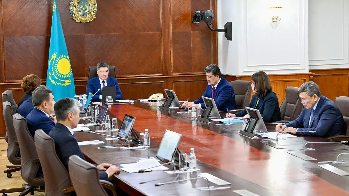 «Таза Қазақстан»: Премьер-министр взял на контроль работу госорганов