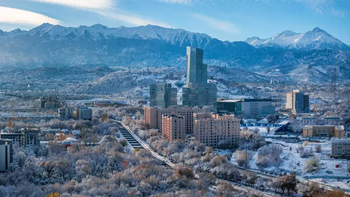 Алматыдағы жер сілкінісі: ТЖМ қазіргі ахуал туралы шұғыл мәлімдеме жасады