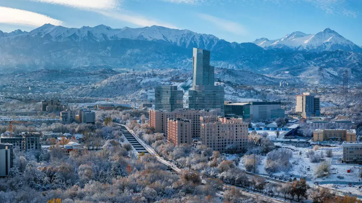 Алматыдағы жер сілкінісі: ТЖМ қазіргі ахуал туралы шұғыл мәлімдеме жасады