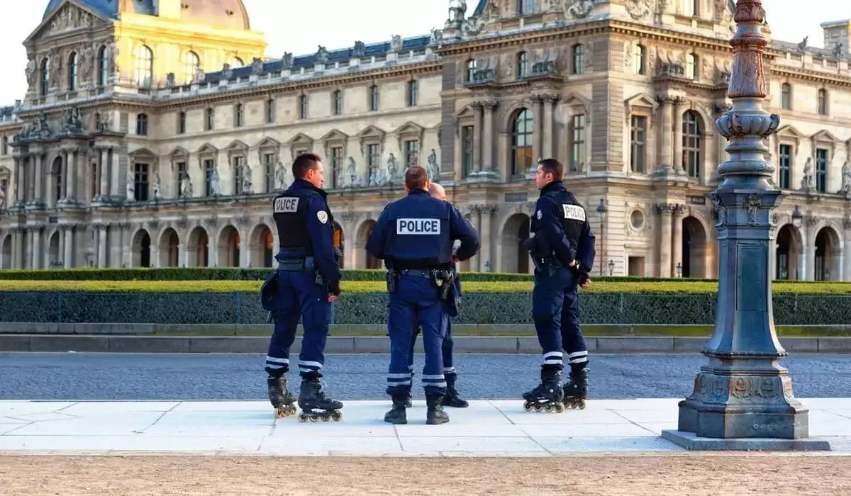 Арестованы все четверо подозреваемых в ограблении Лувра