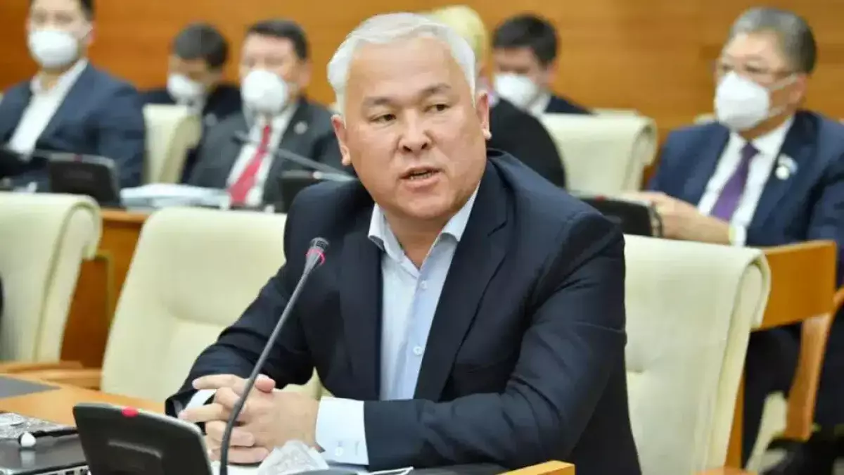 «Қанша адамның өліміне себеп болдыңыздар»: Мұрат Әбенов фармкомпанияларды монополия жасады деп айыптады