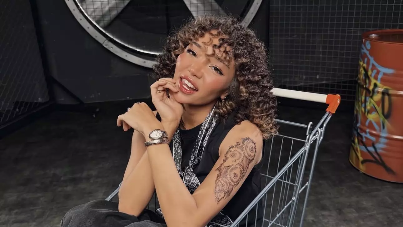 «Әнді әншілер айтсын»: Дарикорнның жаңа хиты желіде сынға ұшырады (ВИДЕО)