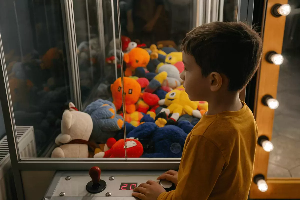 Опасные «хватайки»: почему автоматы вызывают тревогу у властей Казахстана