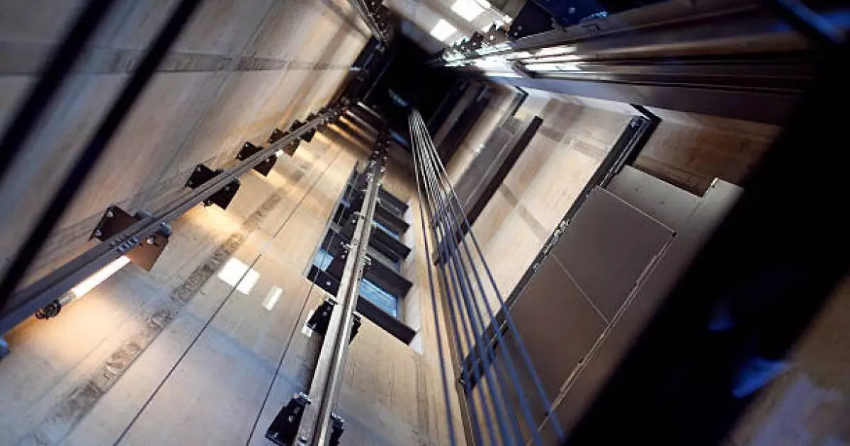  Алматылық әйел лифт шахтасына құлап кетті 