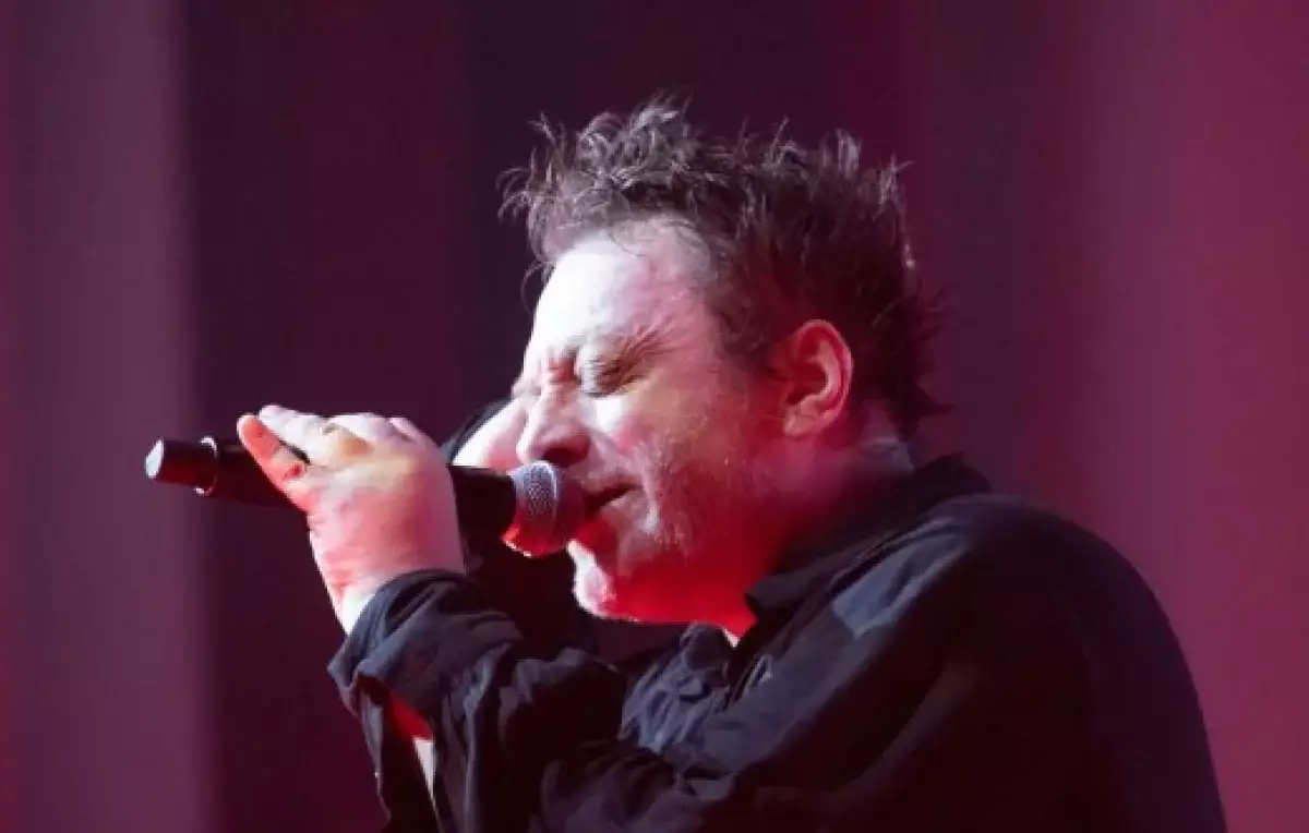 Скандал в Алматы: солист «Агаты Кристи» вышел на сцену пьяным