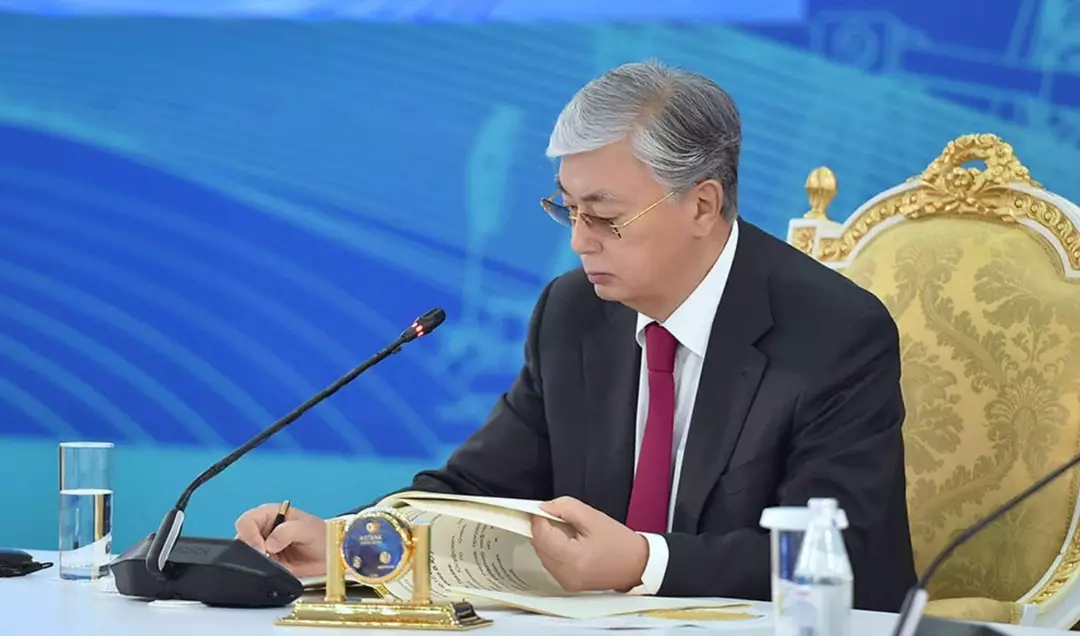 Токаев подписал поправки по вопросам культуры, образования, семьи и госконтроля