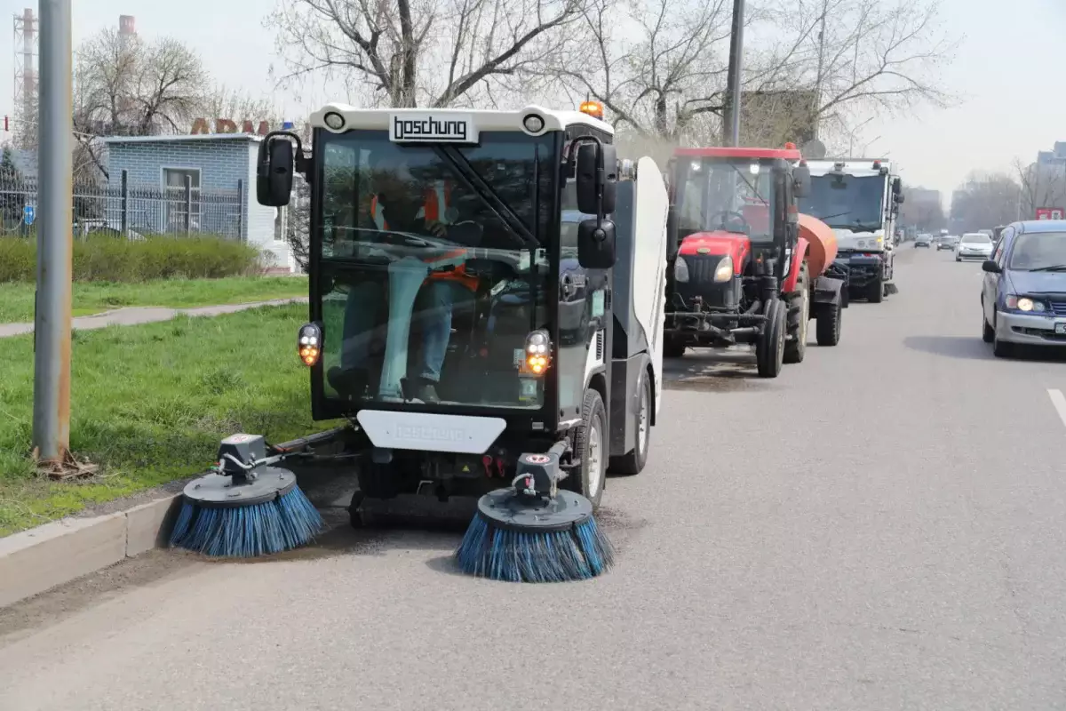 Алматыда коммуналдық техника қысқы жұмыс тәртібіне көшті