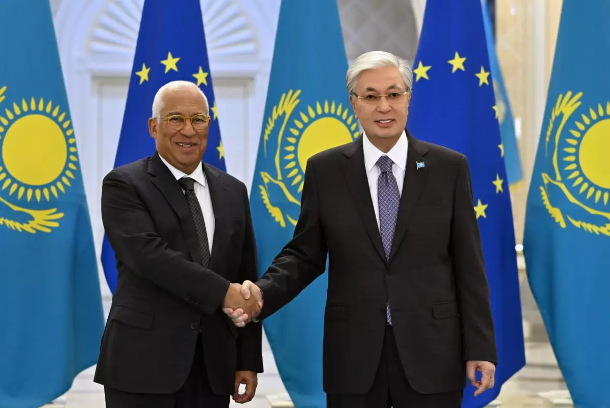 Председатель Евросовета Антониу Кошта прибыл в Акорду