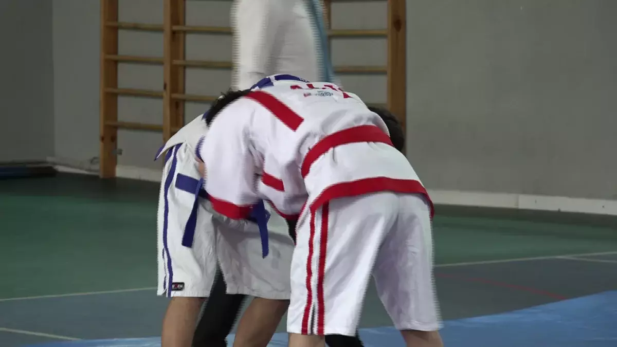 Ербол Сыпатаевты еске алу турнирінде балуандар бақ сынады