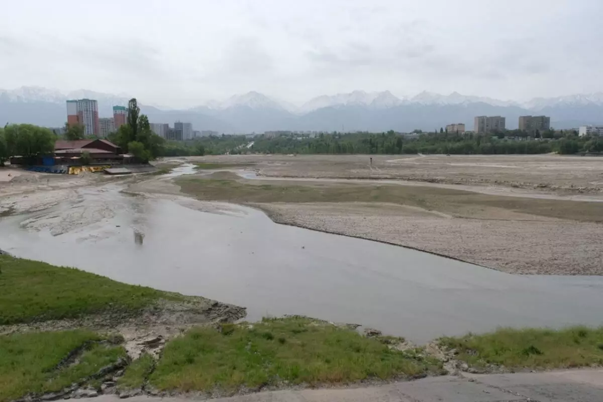 Куда пропали понтонные мосты с озера Сайран, рассказали в акимате Алматы