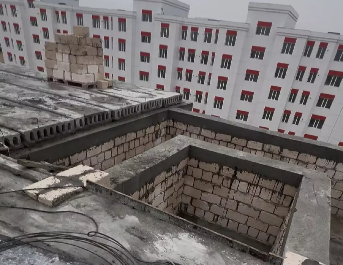 Рабочий упал в лифтовую шахту с шестого этажа на стройке в Мангистау - новости на Lada.kz 04.12.2025