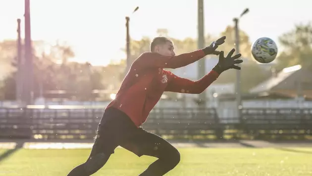 Клуб КПЛ объявил решение по казахстанскому вратарю