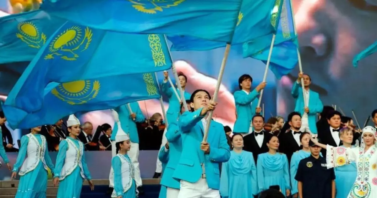  Алматыда Конституцияның 30 жылдығына арналған мерекелік концерт өтті 