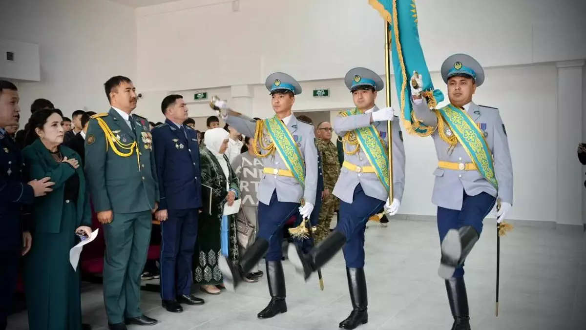 Жас сақшы: Шымкентте 30 оқушы полиция сыныбына қабылданды