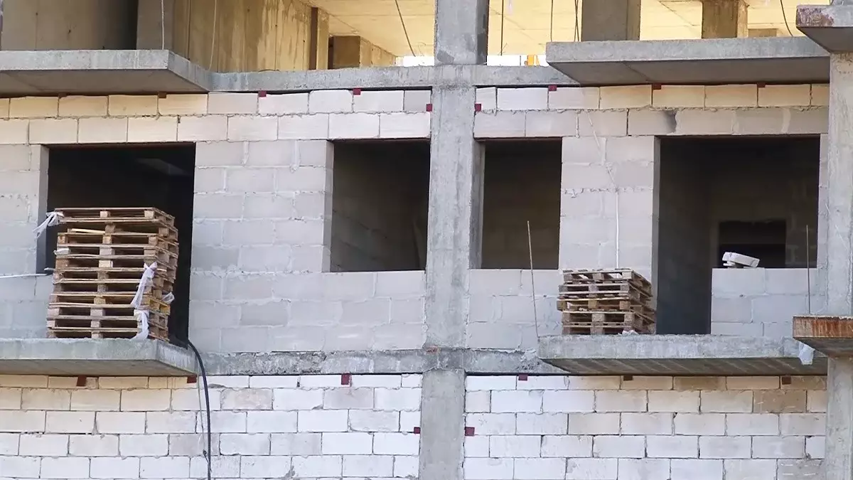 Маңғыстауда құрылысшы алтыншы қабаттан лифт шахтасына құлап кеткен